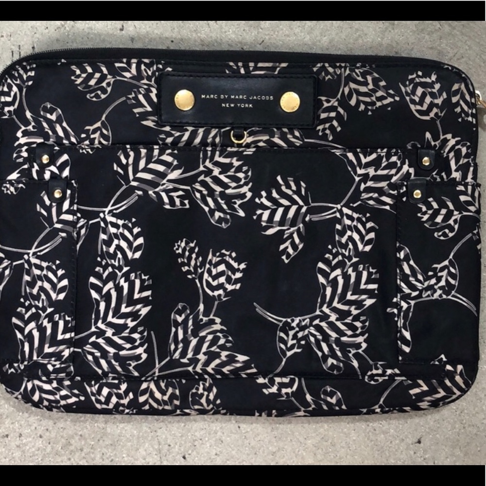 Marc Jacobs 14” Laptop Sleeve!! Perfect Condition